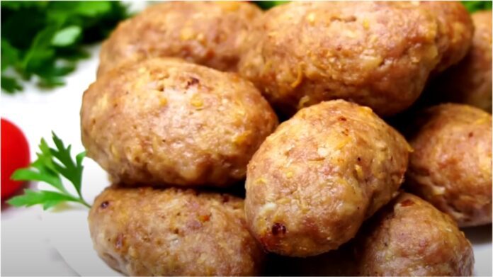Кулінар розповів, як зробити так, щоб котлети не розвалювалися