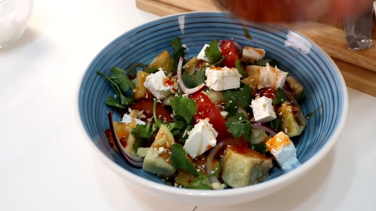 Рецепт салату з баклажану, який є в меню всіх ресторанів