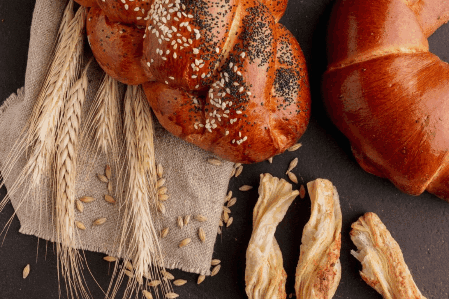 Досвідчені кулінари розповіли, чим змащувати випічку – не яйце і не молоко