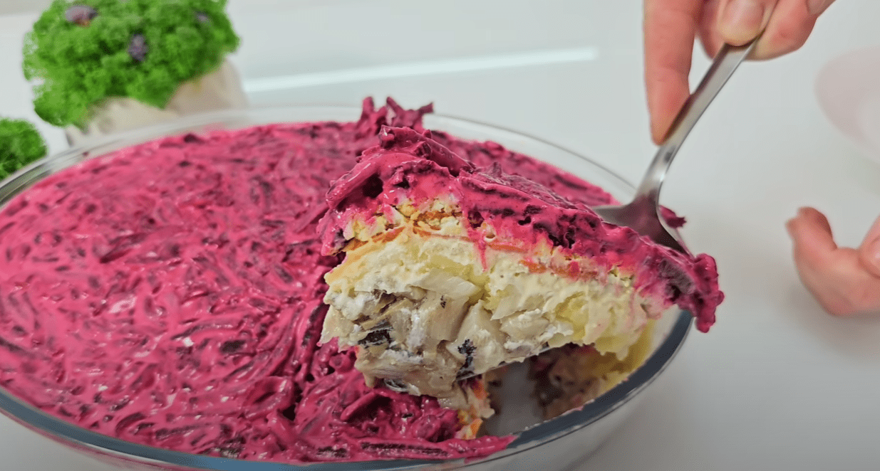 Кулінарка розповіла, як приготувати оселедця під шубою по-новому