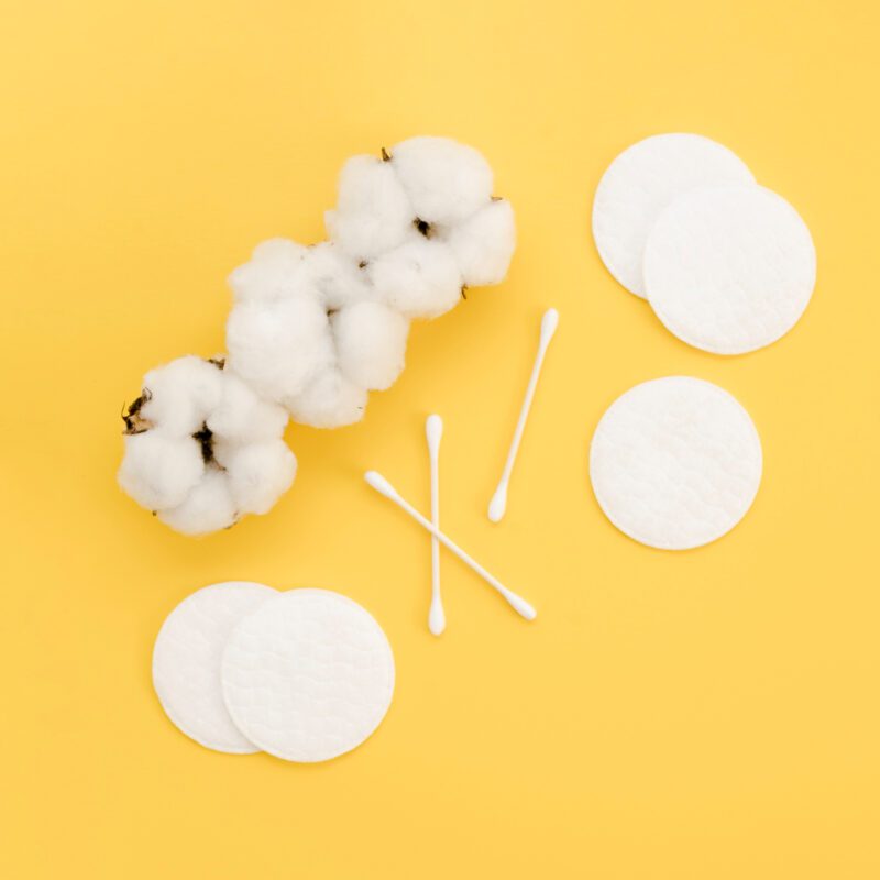 Експерти розповіли, навіщо розкладати ватні кульки під раковиною