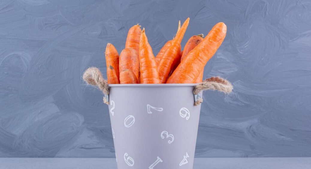 Найвдаліший сорт ранньої моркви 2025 року: дає рівні коренеплоди до 20 см навіть у глині 