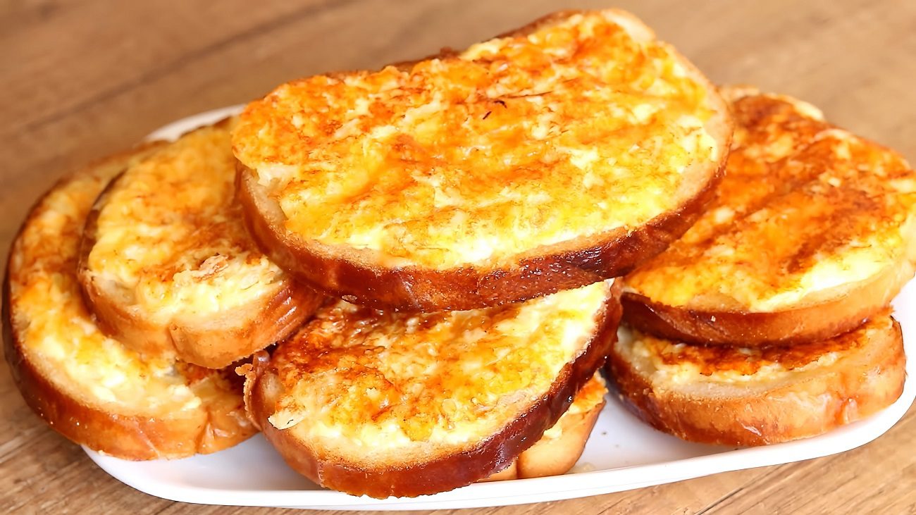 Рецепт смачних і ситних гарячих бутербродів за копійки