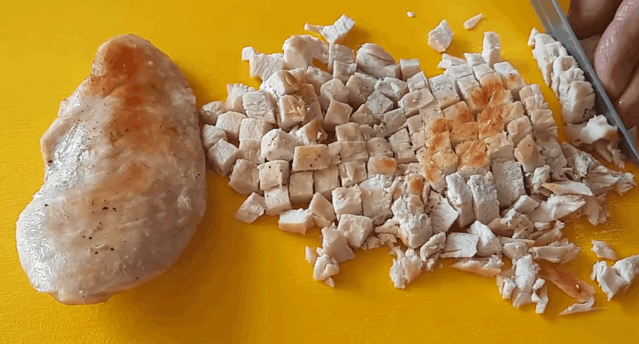 Рецепт святкового салату з куркою і буряком