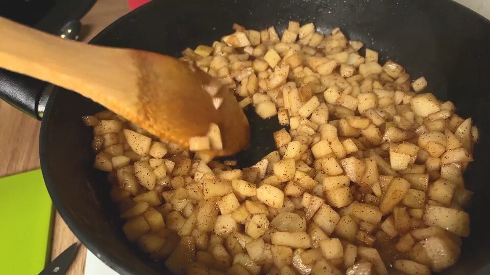 Рецепт дуже смачного Штруделя з яблуками із хрумкою скоринкою