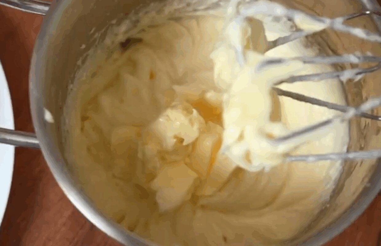 Рецепт смачного і ніжного сметанного торта без випічки