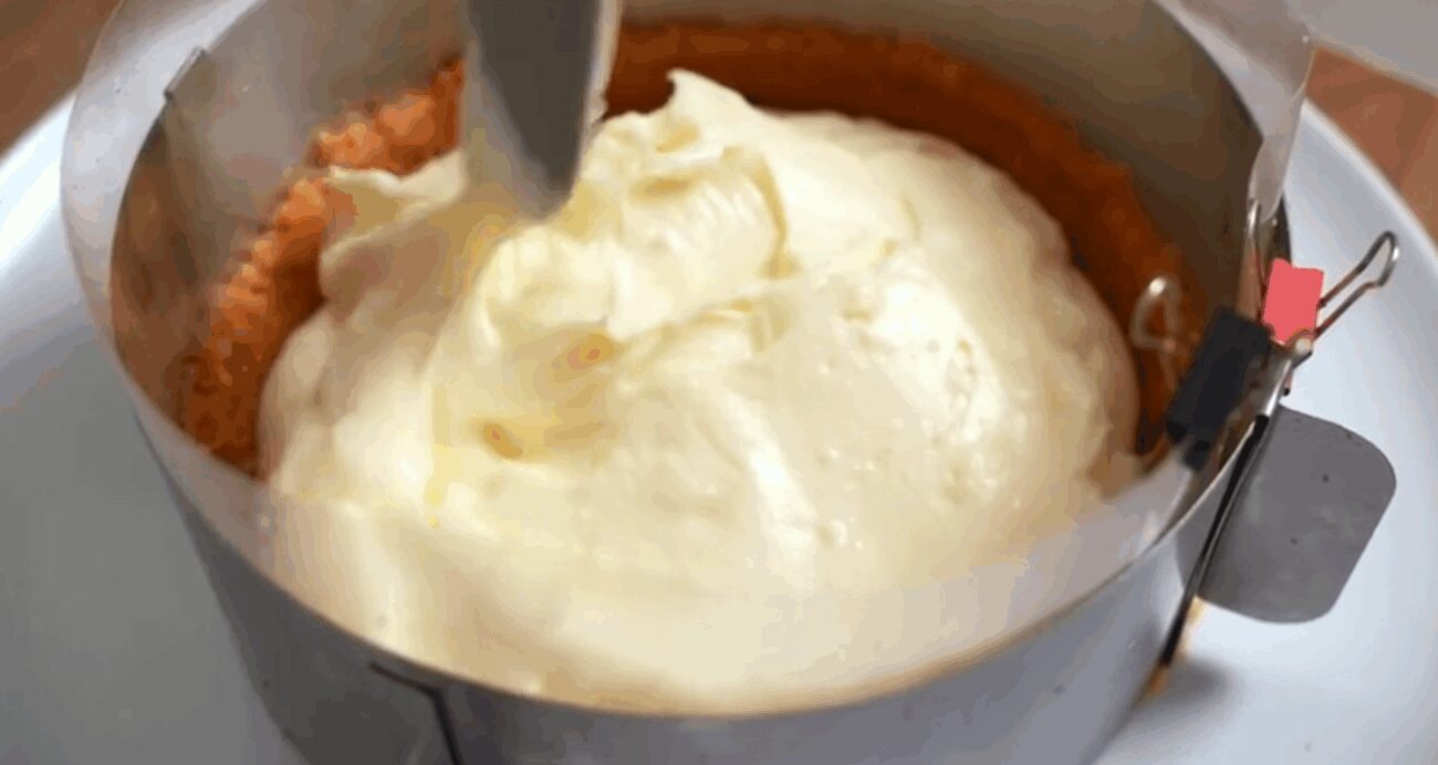 Рецепт смачного і ніжного сметанного торта без випічки