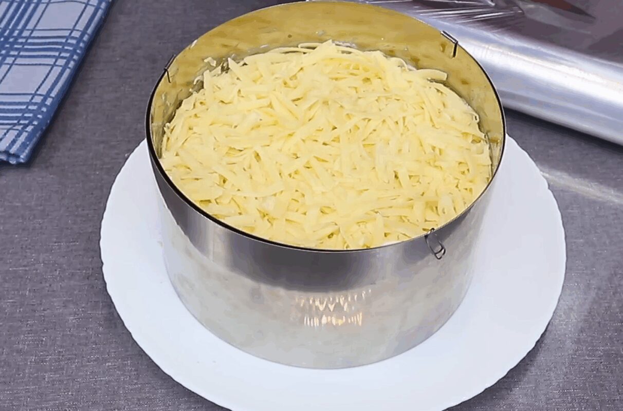 Рецепт нового святкового салату з консервованою кукурудзою