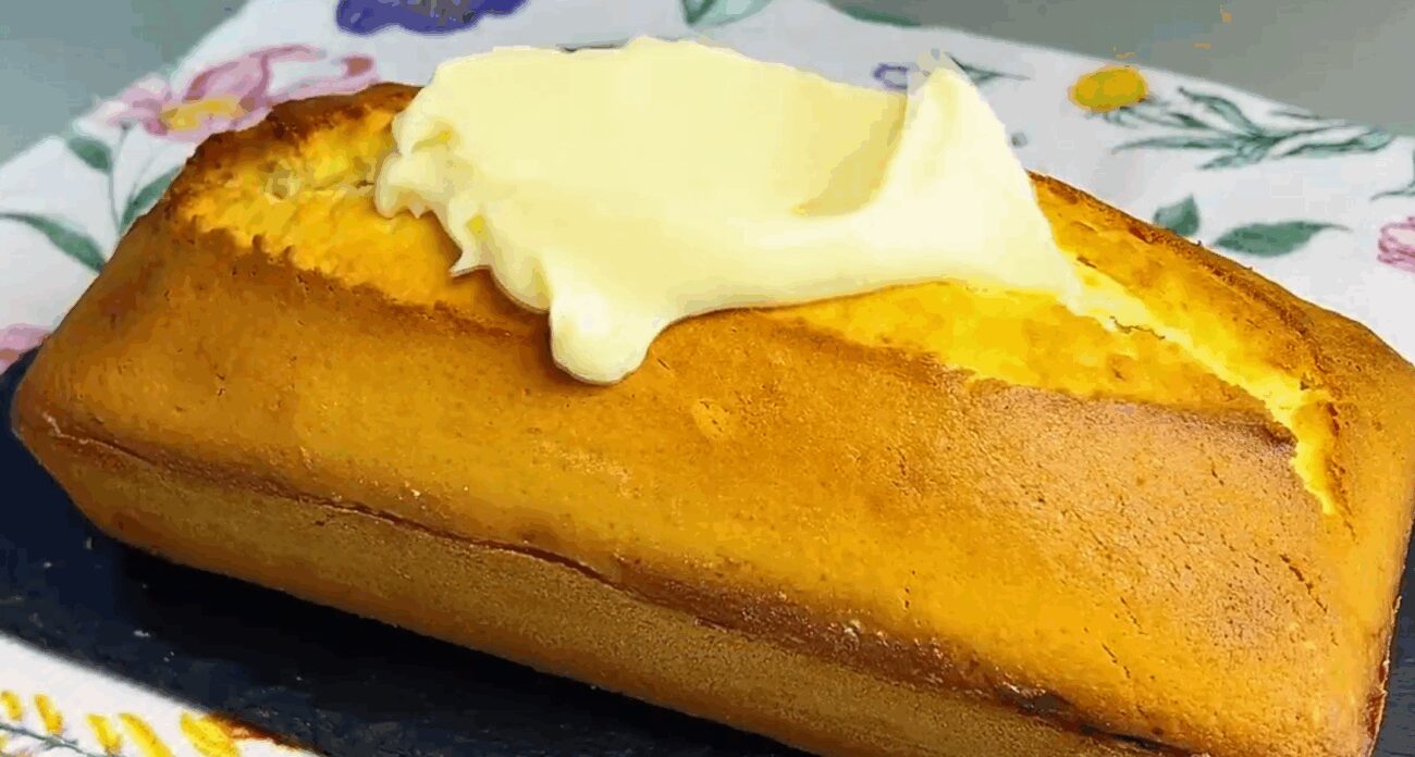 Рецепт пухкого та вологого лимонного кекса за 5 хвилин