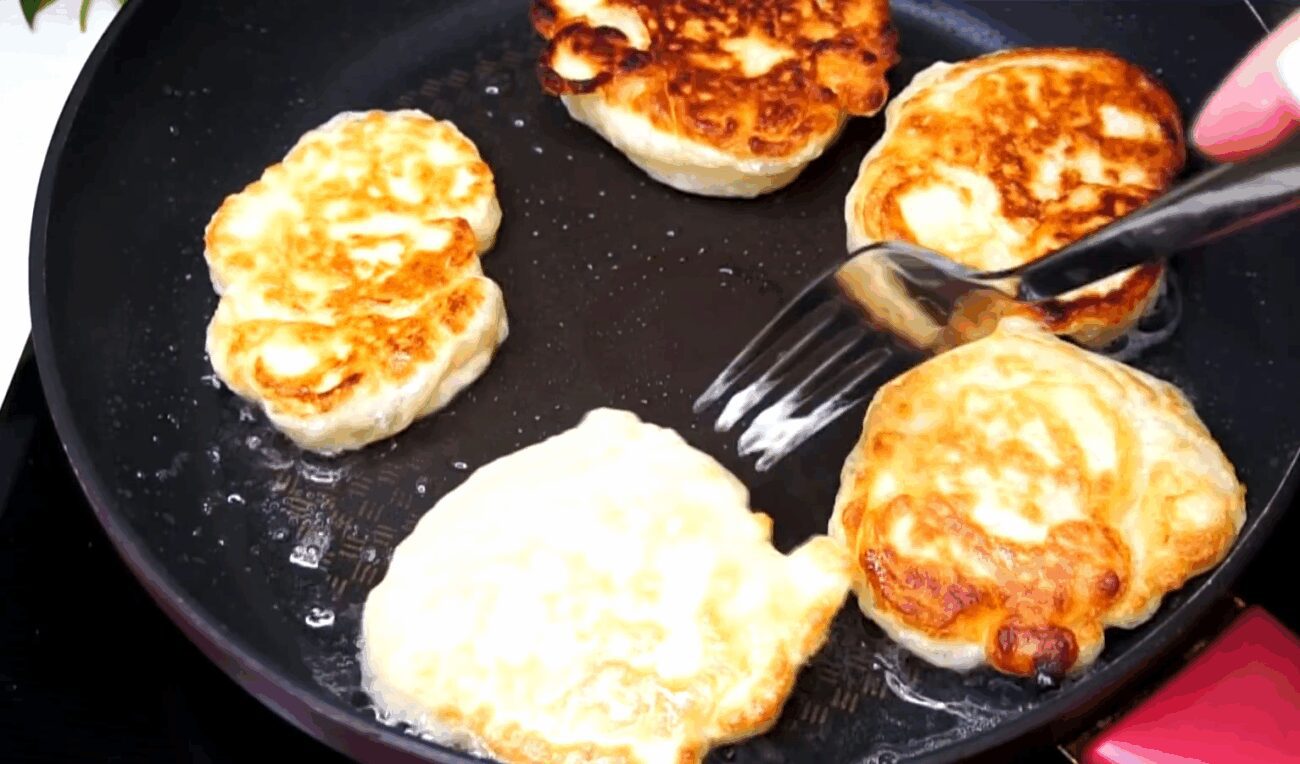 Кулінари розповіли, що не варто додавати в тісто на оладки