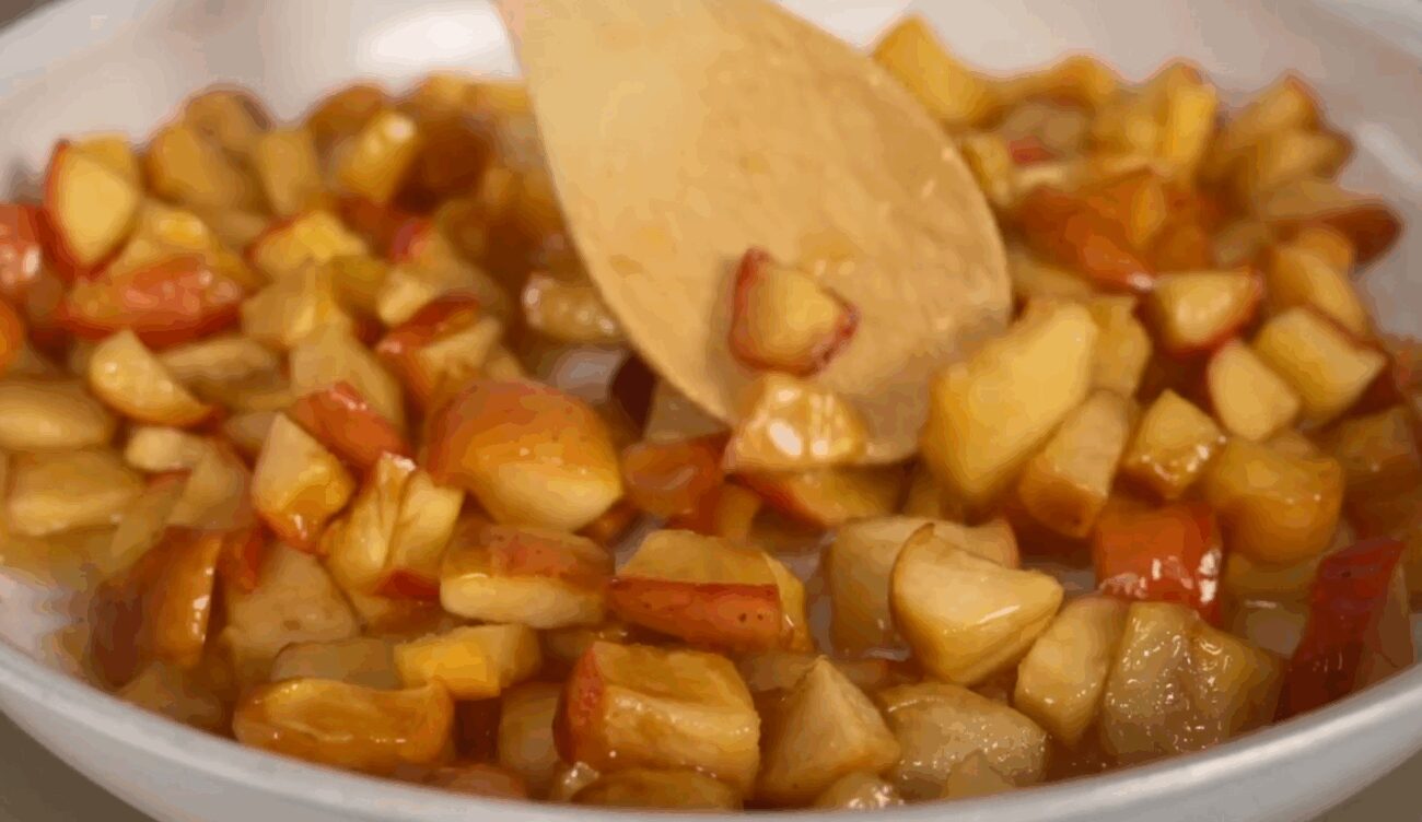 Рецепт дуже смачного яблучного пирога