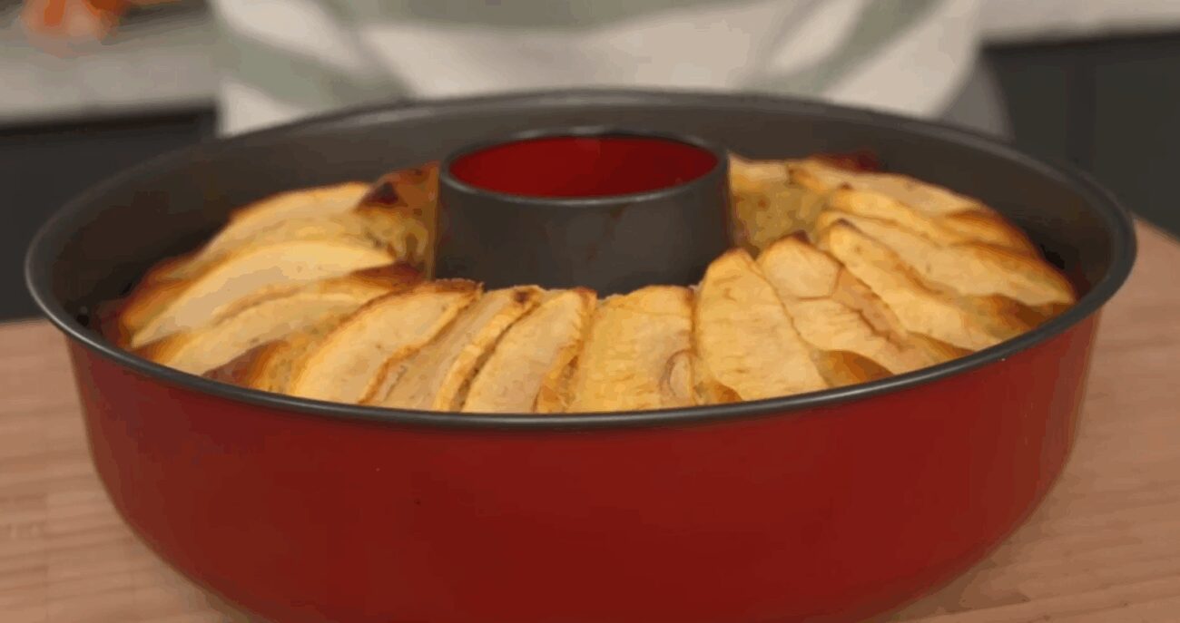 Рецепт дуже смачного яблучного пирога