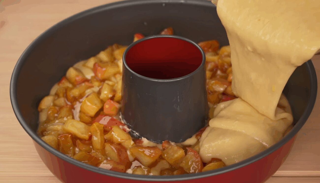 Рецепт дуже смачного яблучного пирога