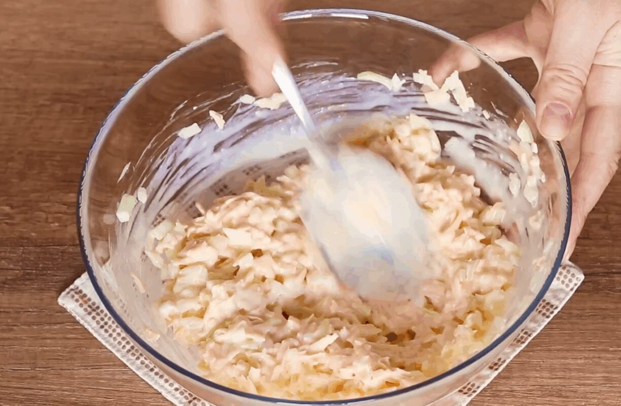 Рецепт смачних і ситних гарячих бутербродів за копійки