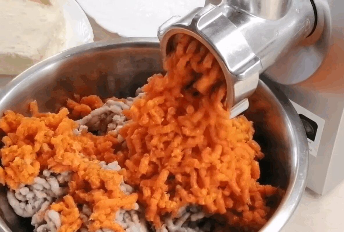 Кулінари розповіли, як приготувати смачну і ніжну намазку з плавлених сирків