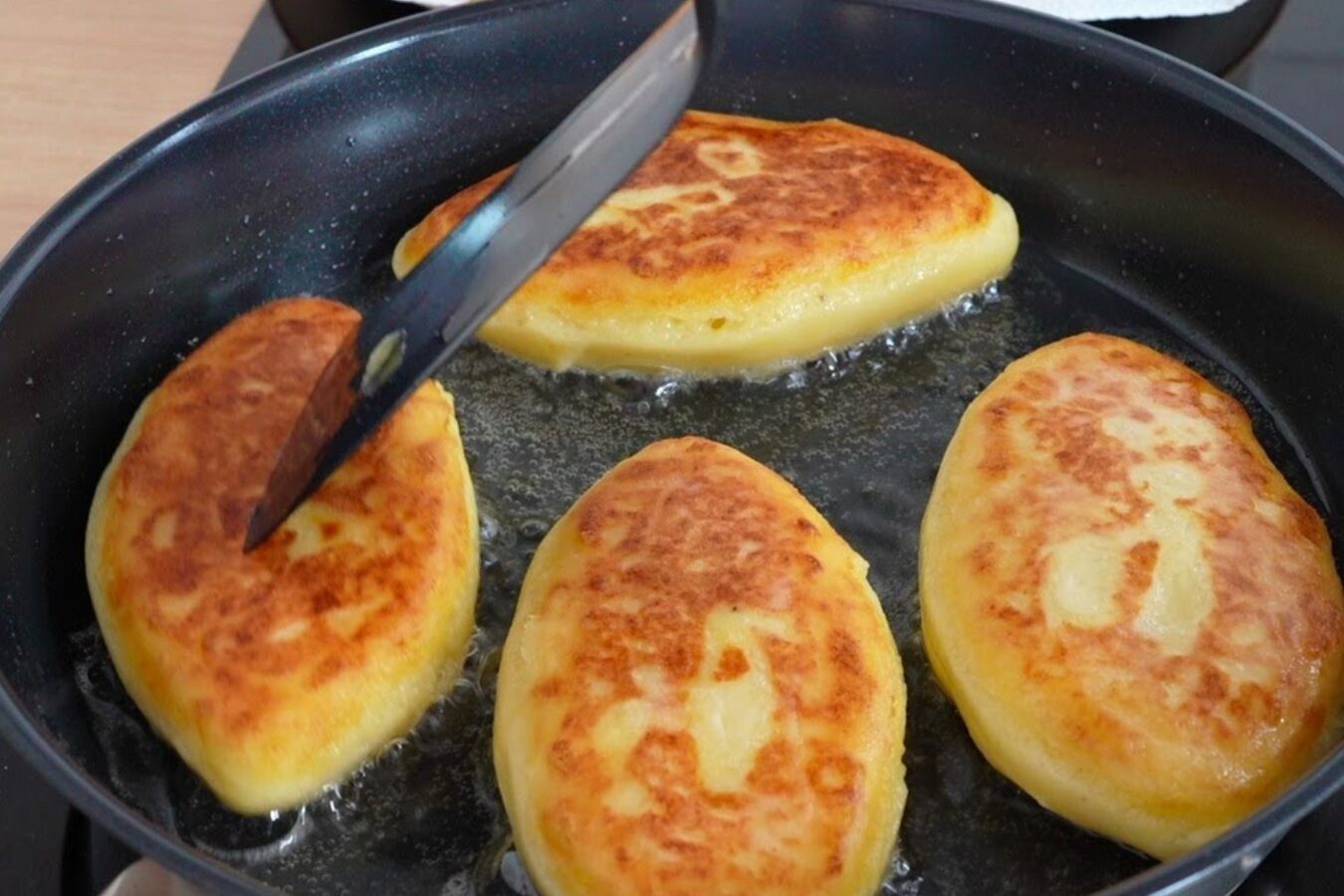 Кулінари поділились рецептом картопляних зразів із соковитою начинкою