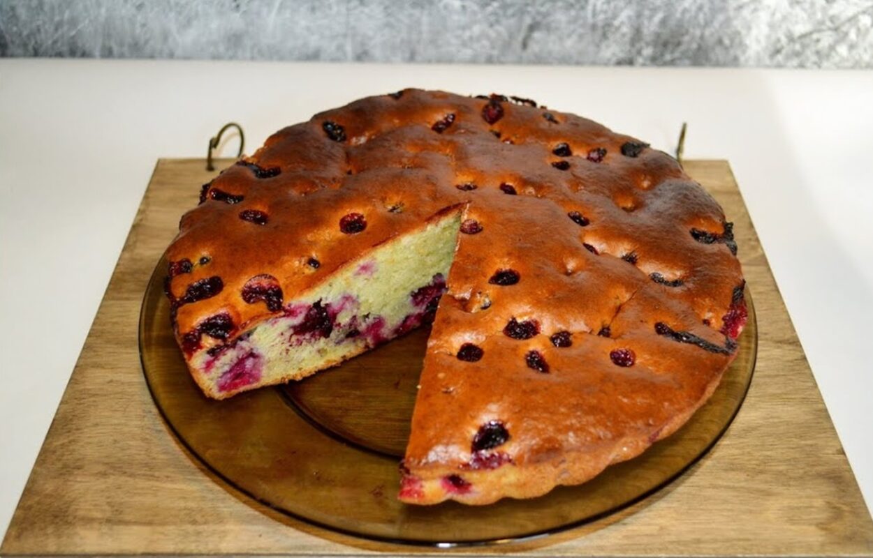 Кулінари розповіли, яку випічку можна приготувати на сметані