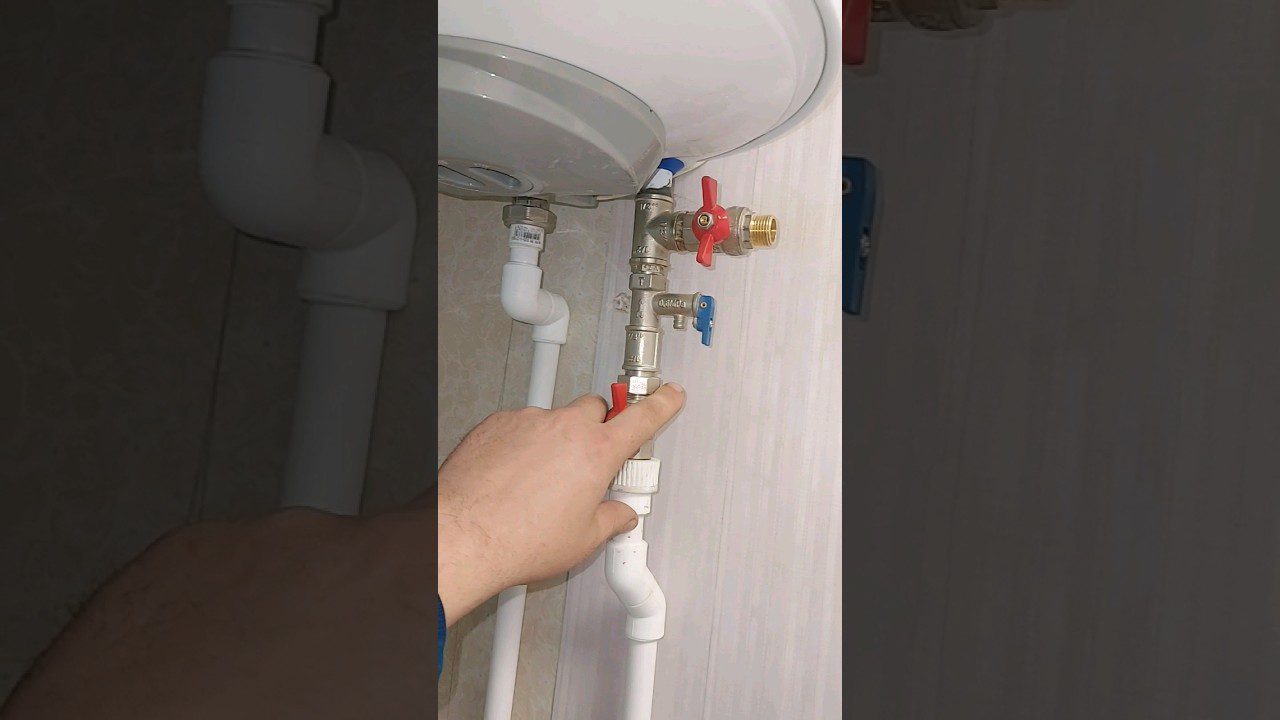 Експерти розповіли, чи потрібно вимикати бойлер, коли немає води