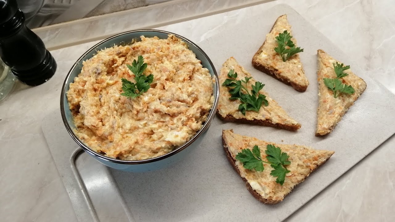 Кулінари розповіли, як приготувати смачну і ніжну намазку з плавлених сирків