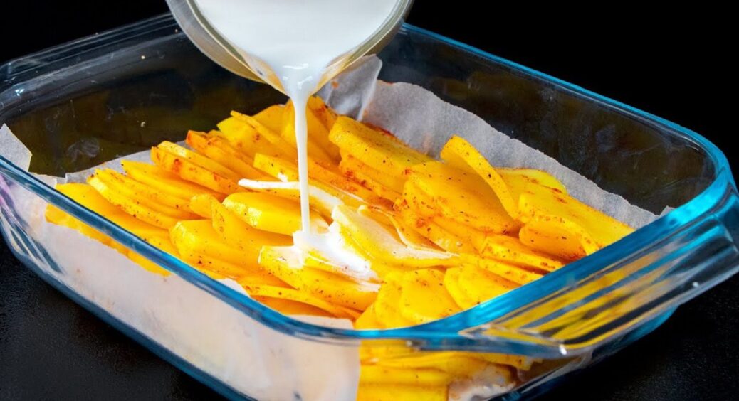 Подайте цю запіканку замість гарніру: сир, вершки, картопля — страва готується всього 30 хвилин 