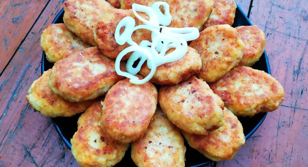 Руки чисті, а на столі ціла миска пишних і м’яких котлет: 1 рецепт, а задоволення на всі 300% 