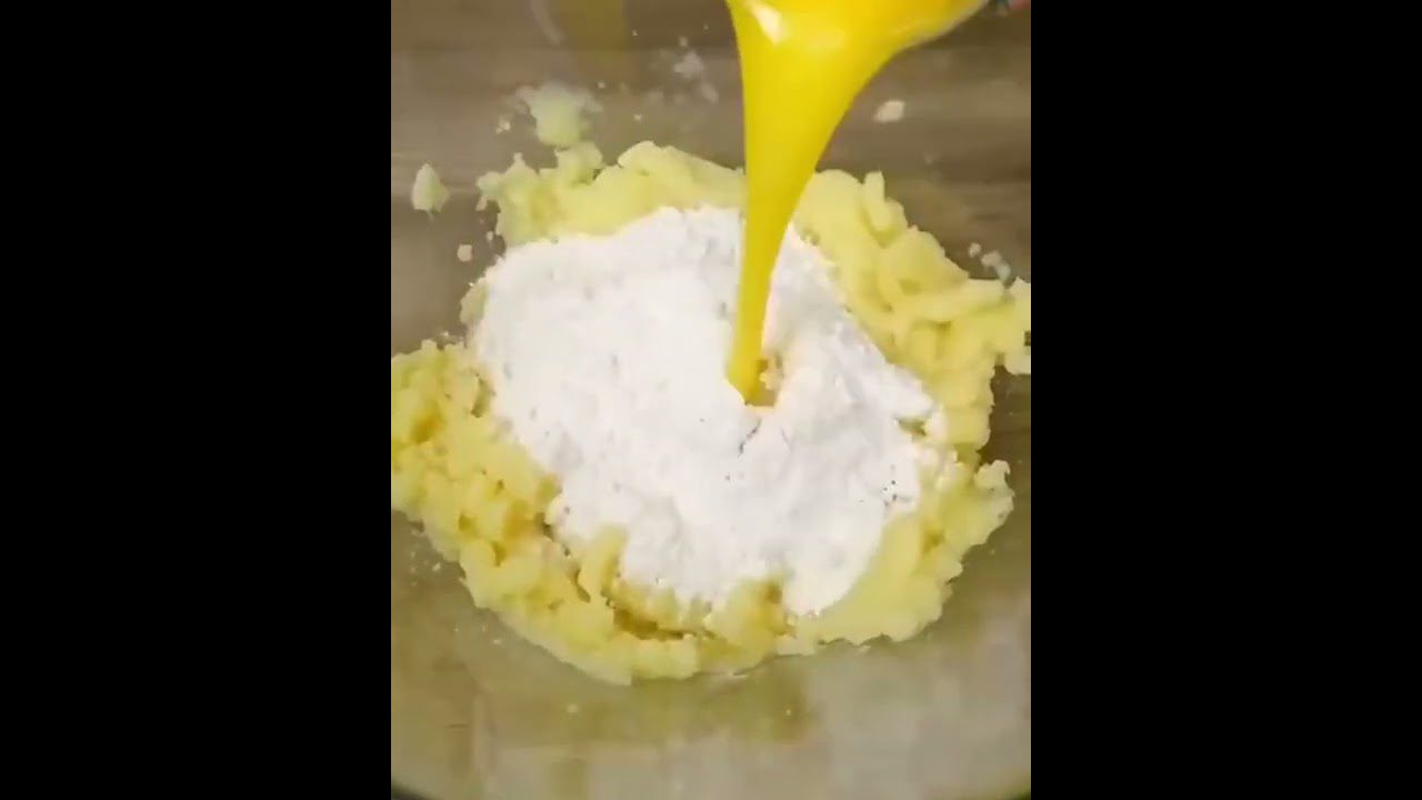 Прийоми, які не дадуть картопляним зразам розвалюватись на пательні