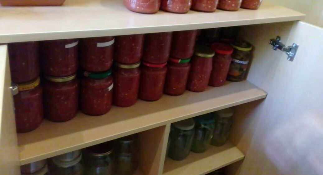 На Волині назвали 4 способи, як зберегти домашню консервацію до весни: не перекисне, не вибухне 