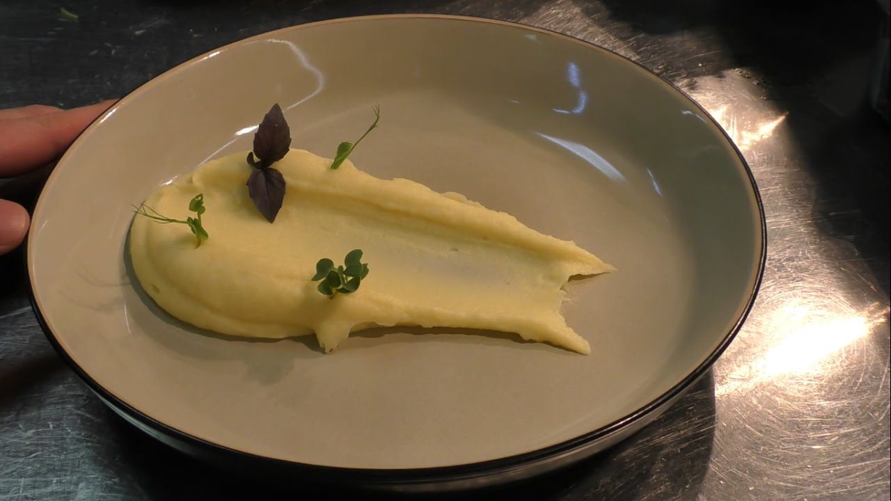 Шеф-кухар розповів, як приготувати найніжніше картопляне пюре