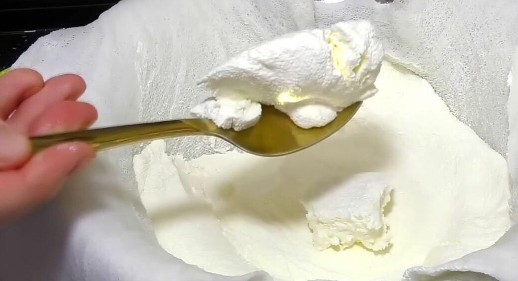 3 продукти – кілька годин під пресом: цей вершковий сир роблю сама та економлю гроші 