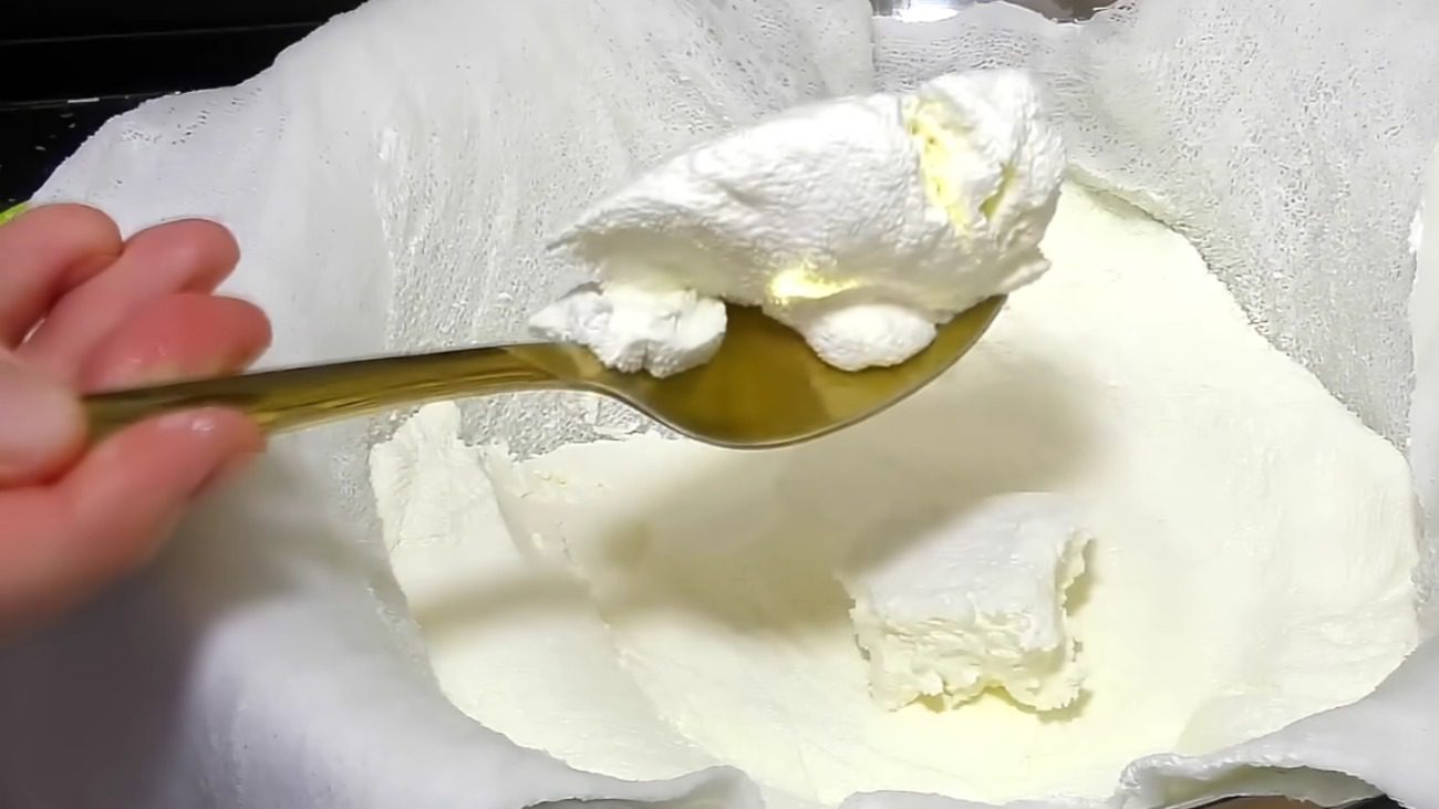 Найвдаліший рецепт справжнього домашнього вершкового сиру