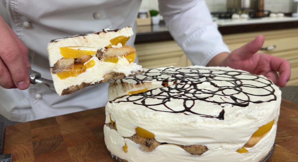 Коли треба швидко, дешево та смачно: печиво + кава + сметана – 100% рецепт торта на свята 