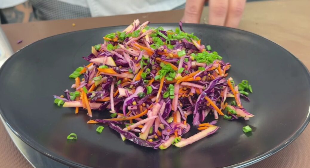 Можу їсти цей салат усю зиму 24/7: все як ви любите — швидко, смачно, багато і недорого 