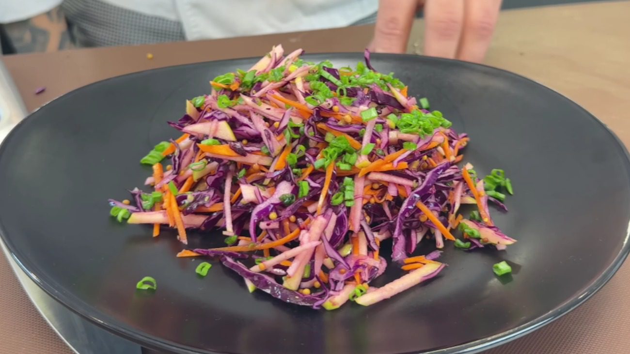 Рецепт нового салату з капусти, який підкорив усіх сучасних кухарів