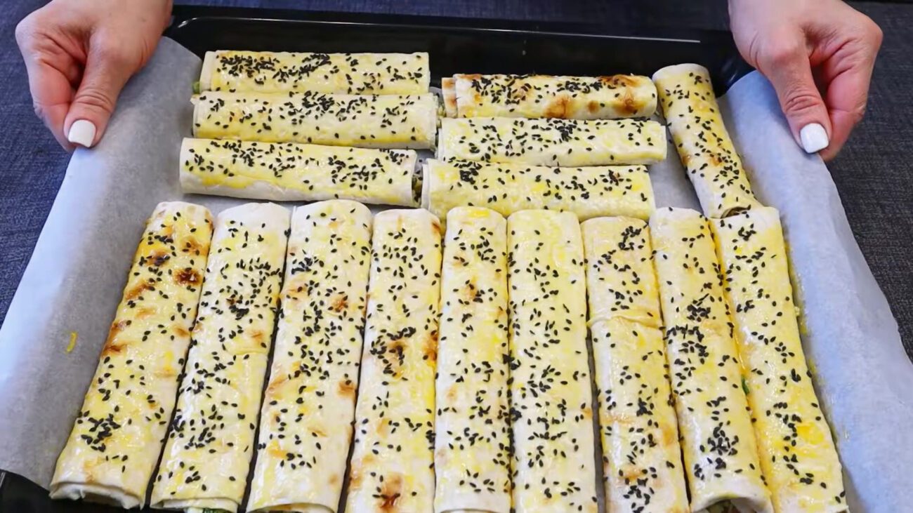 Кухарі поділилися простим рецептом рулетиків із зеленою цибулею