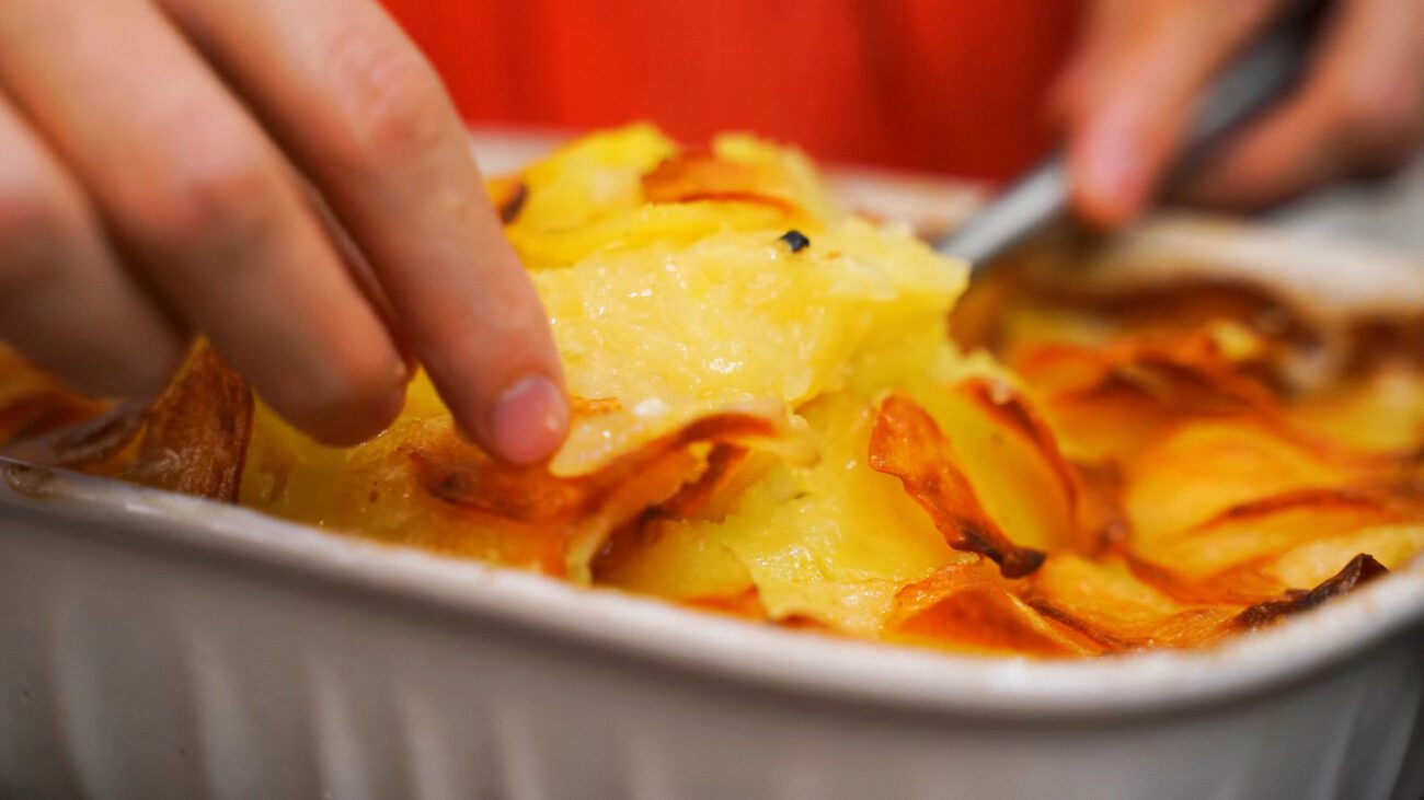 Кухарі пояснили, як із картоплі зробити справжній делікатес смачніший за гратен