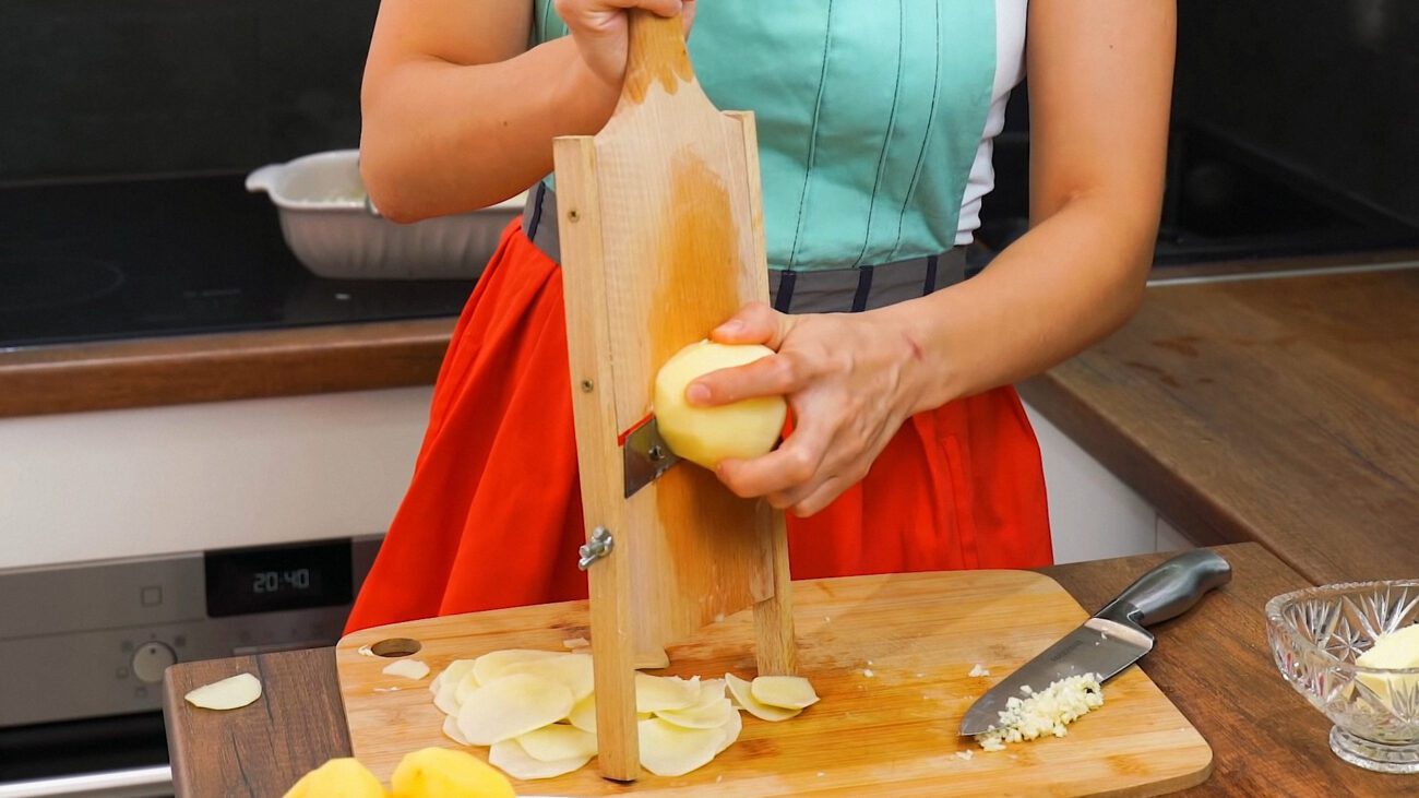 Блогерка Alina FooDee показала, як приготувати смачну французьку запіканку з картоплі