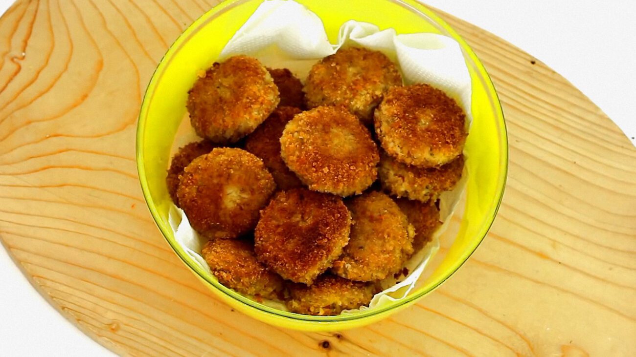 Господині розповіли, як зробити пісні котлети соковитими й смачними, як з м'яса