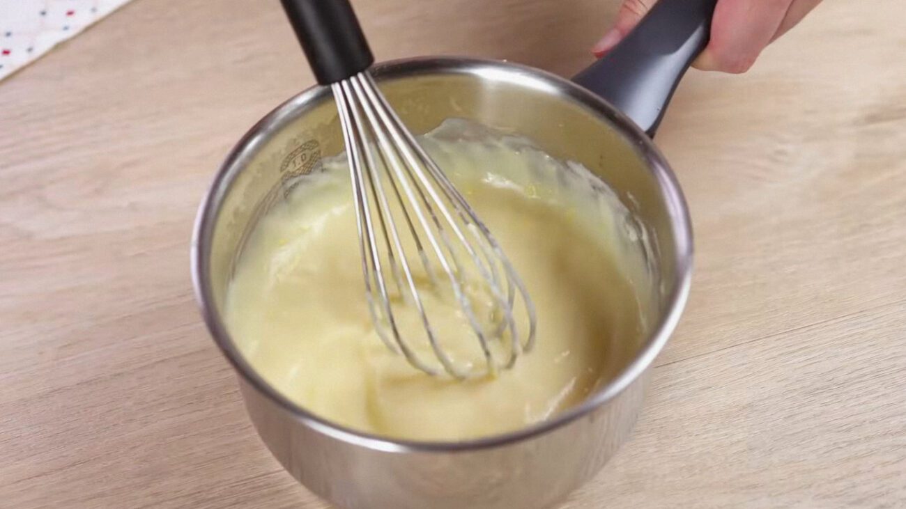 Простий рецепт святкового торта з недорогих інгредієнтів