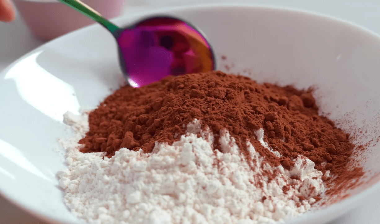 Господині поділилися домашнім рецептом торта-тістечка Kinder Milk Slice