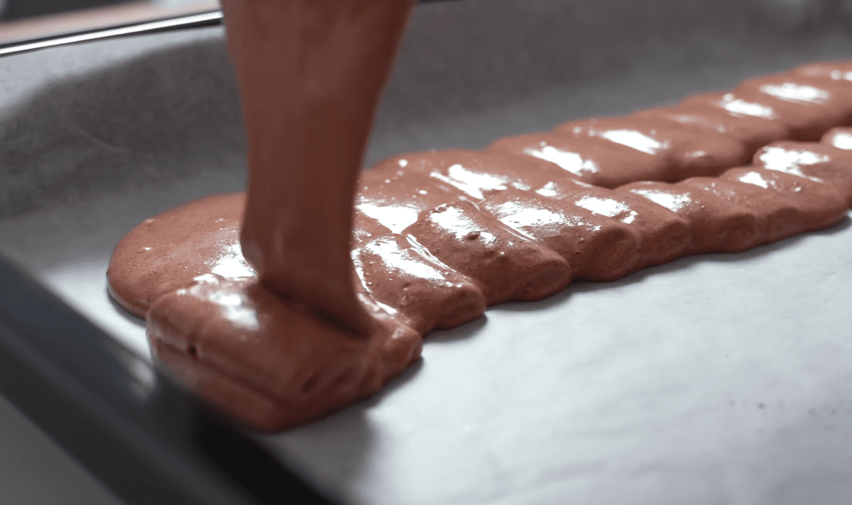 Господині поділилися домашнім рецептом торта-тістечка Kinder Milk Slice