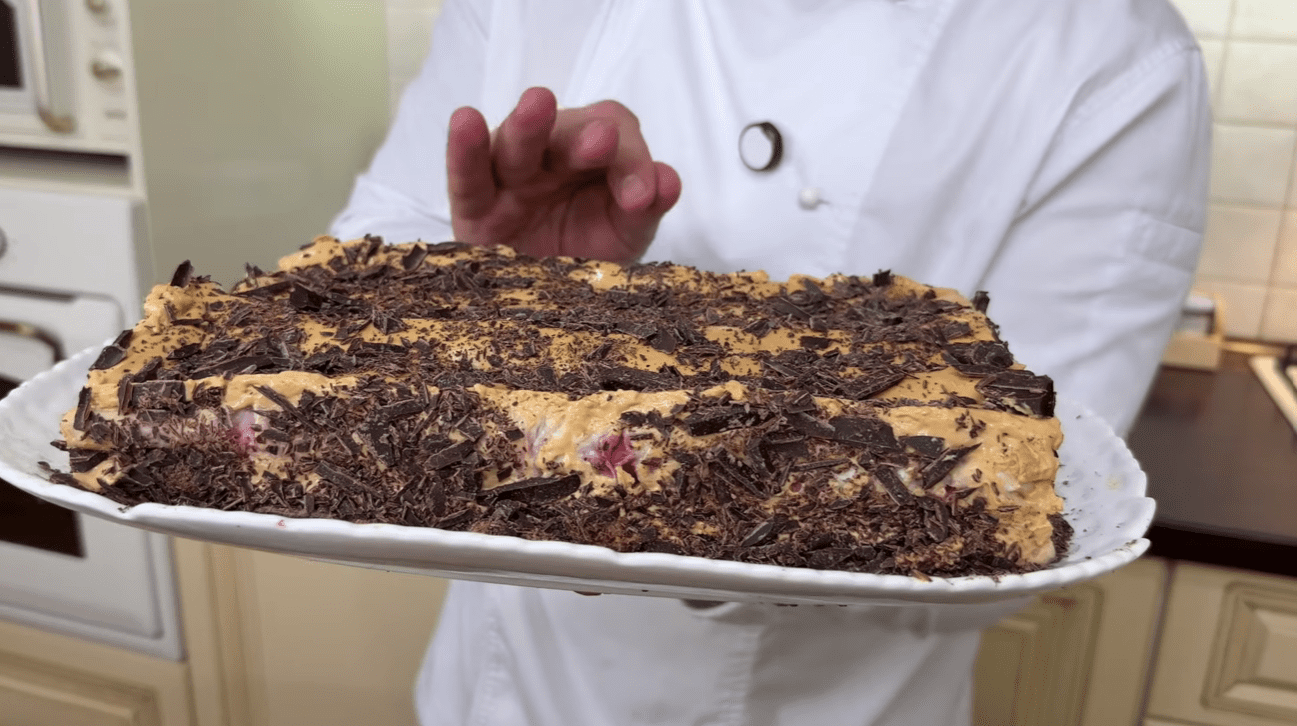 Рецепт смачного та дешевого торта з лавашу, сметани та будь-яких ягід