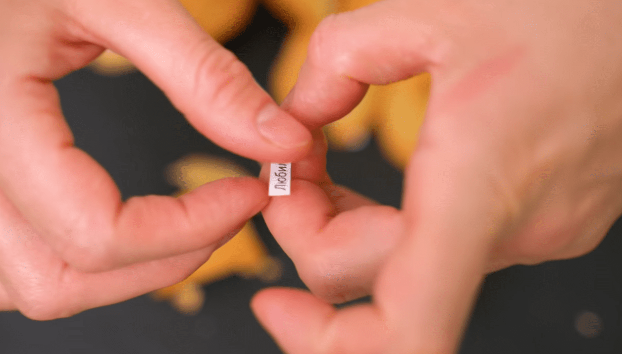 Рецепт печива з пророцтвом та побажаннями на Різдво та Новий Рік 2026