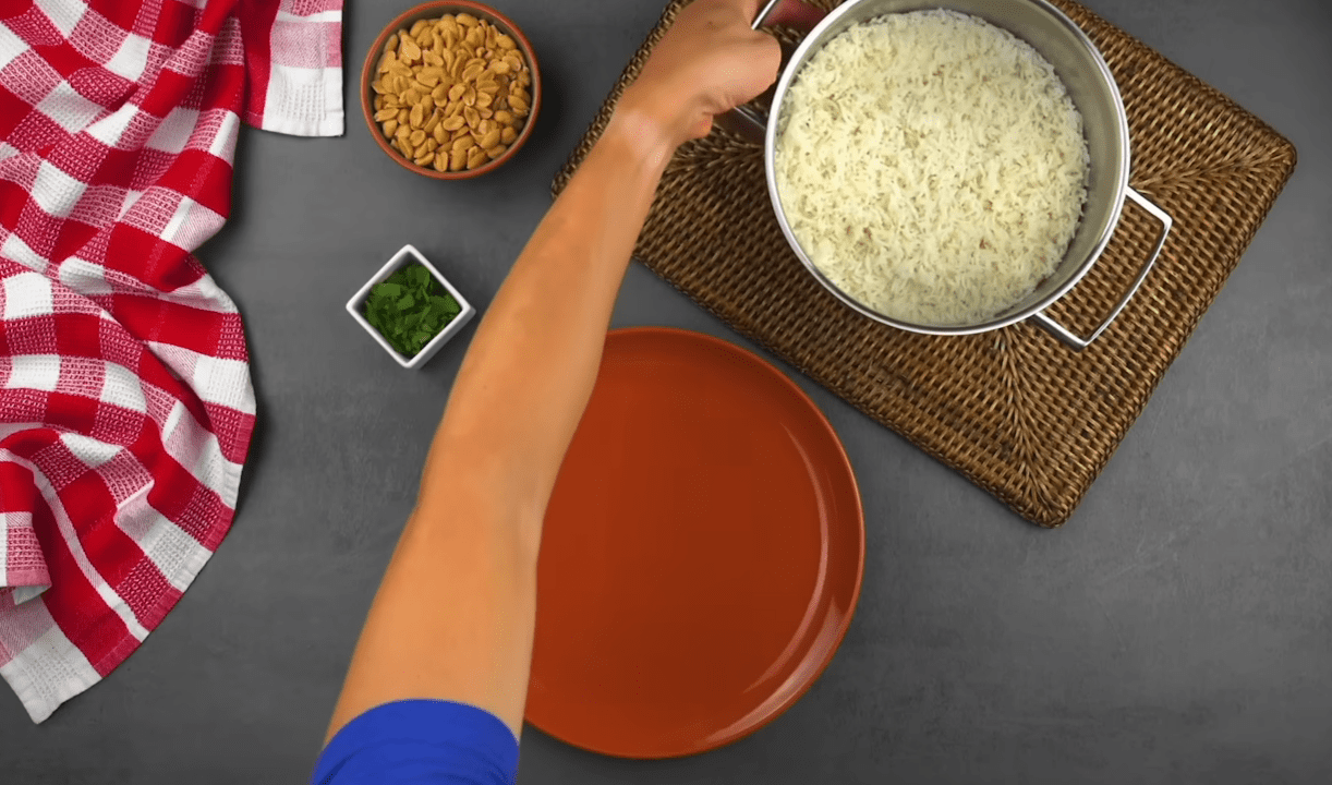 Кулінари назвали 3 основні помилки, які роблять рис несмачним: як це виправити