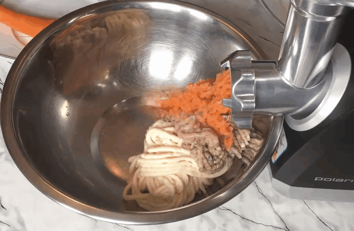 Кулінари розповіли, що додати в намазку з плавлених сирків для покращення смаку