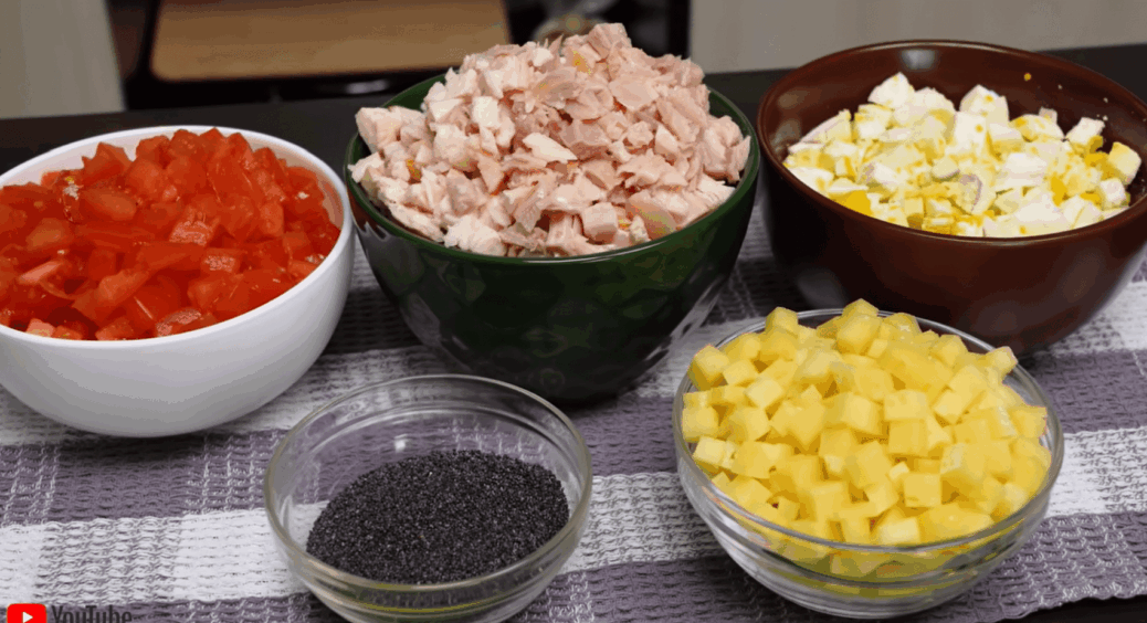 Всі просять цей рецепт вже 15 років: салат “Гірчичник” розлітається за столом найпершим 