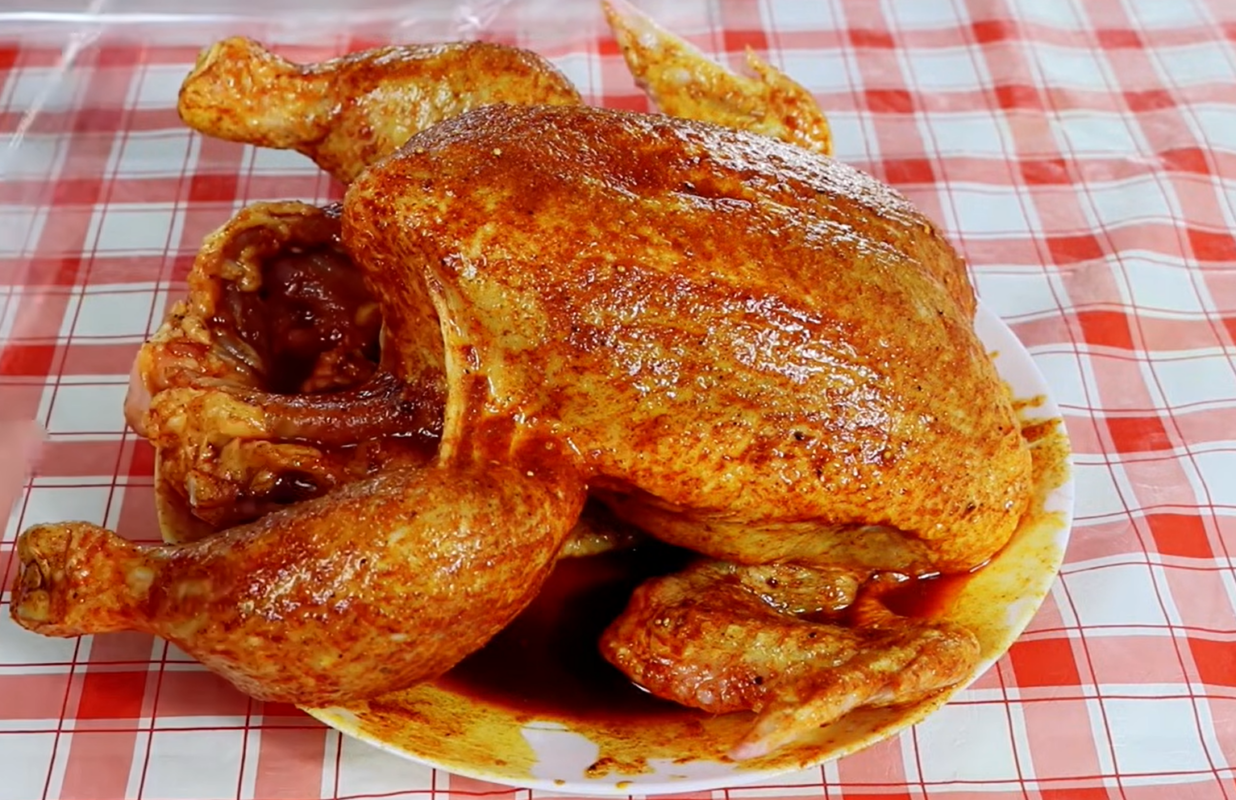 Кулінари розповіли, як запекти курку з хрумкою скоринкою