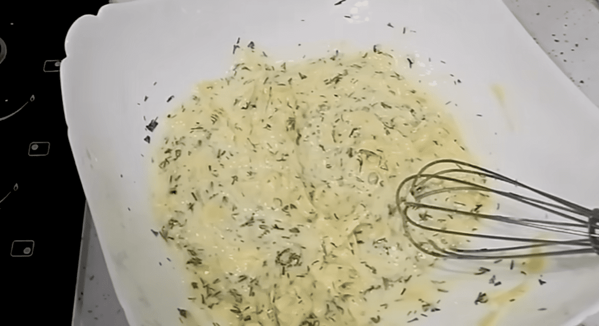 Рецепт смачного і ніжного сирного коржика за 10 хвилин