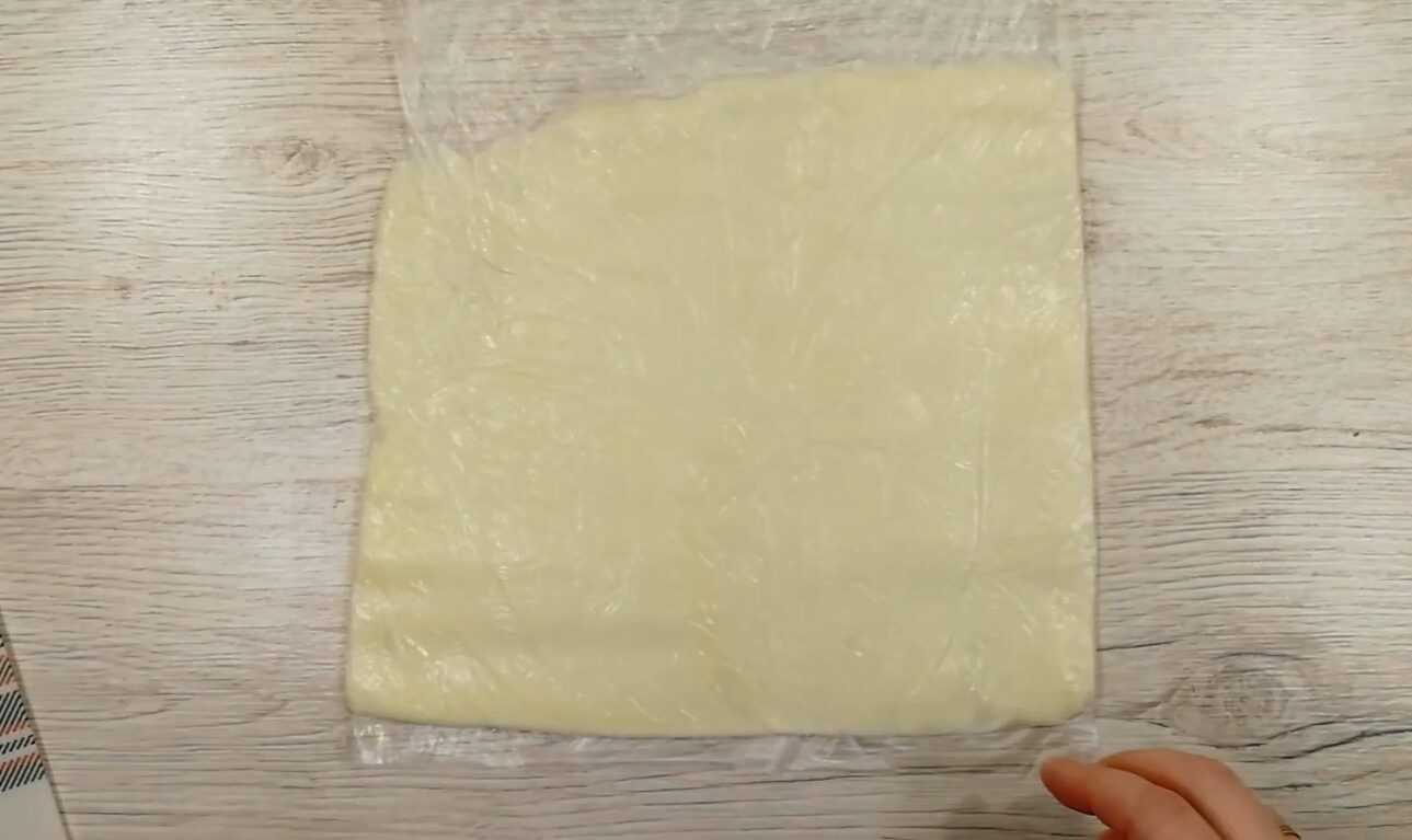 Рецепт ефектної і смачної закуски з плавлених сирків