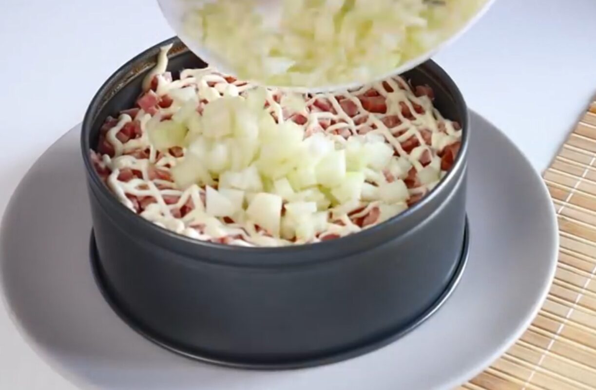 Кулінари зі Львова розповіли, як приготувати Олів'є по-новому