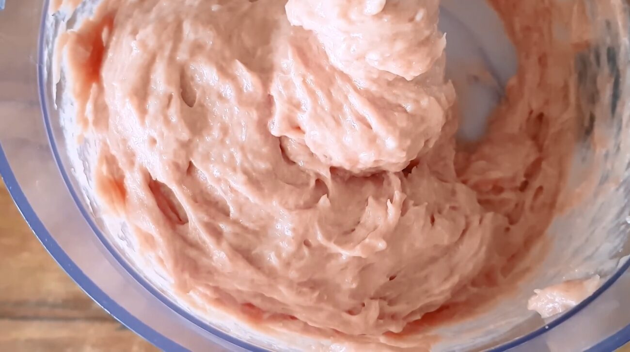 Кулінари розповіли, як приготувати смачну варену ковбасу в домашніх умовах